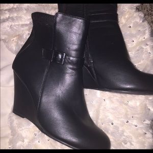 Cute Black Boots! Size 9